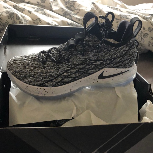 lebron volleyball shoes